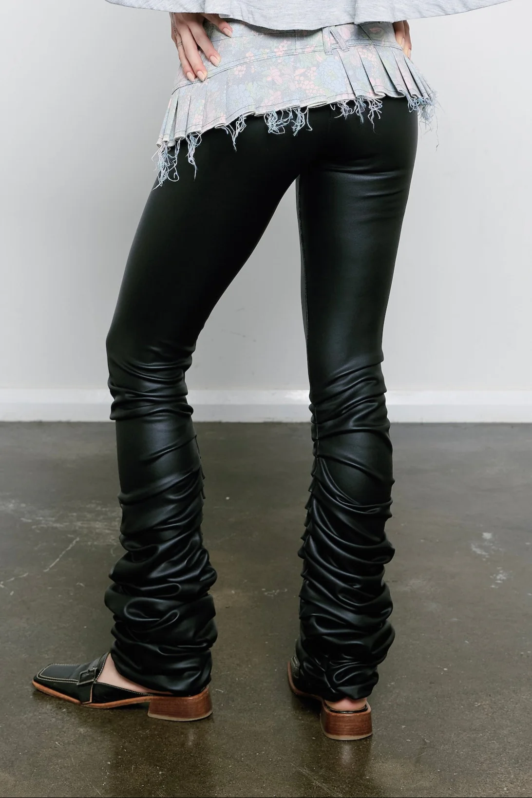 Wet Look Gathered Leggings / Black - Image 3